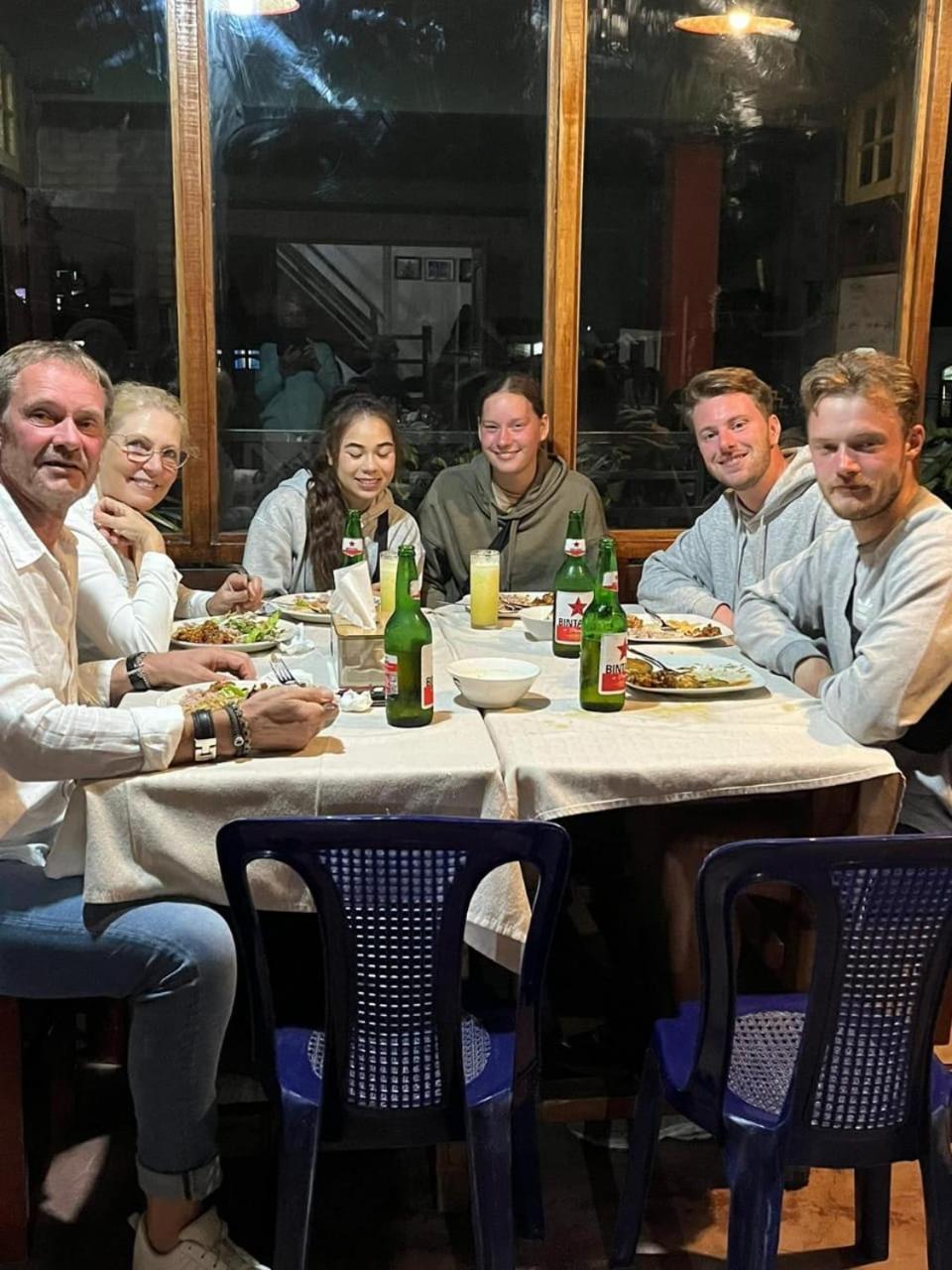Smiley'S Homestay Берастагі Екстер'єр фото