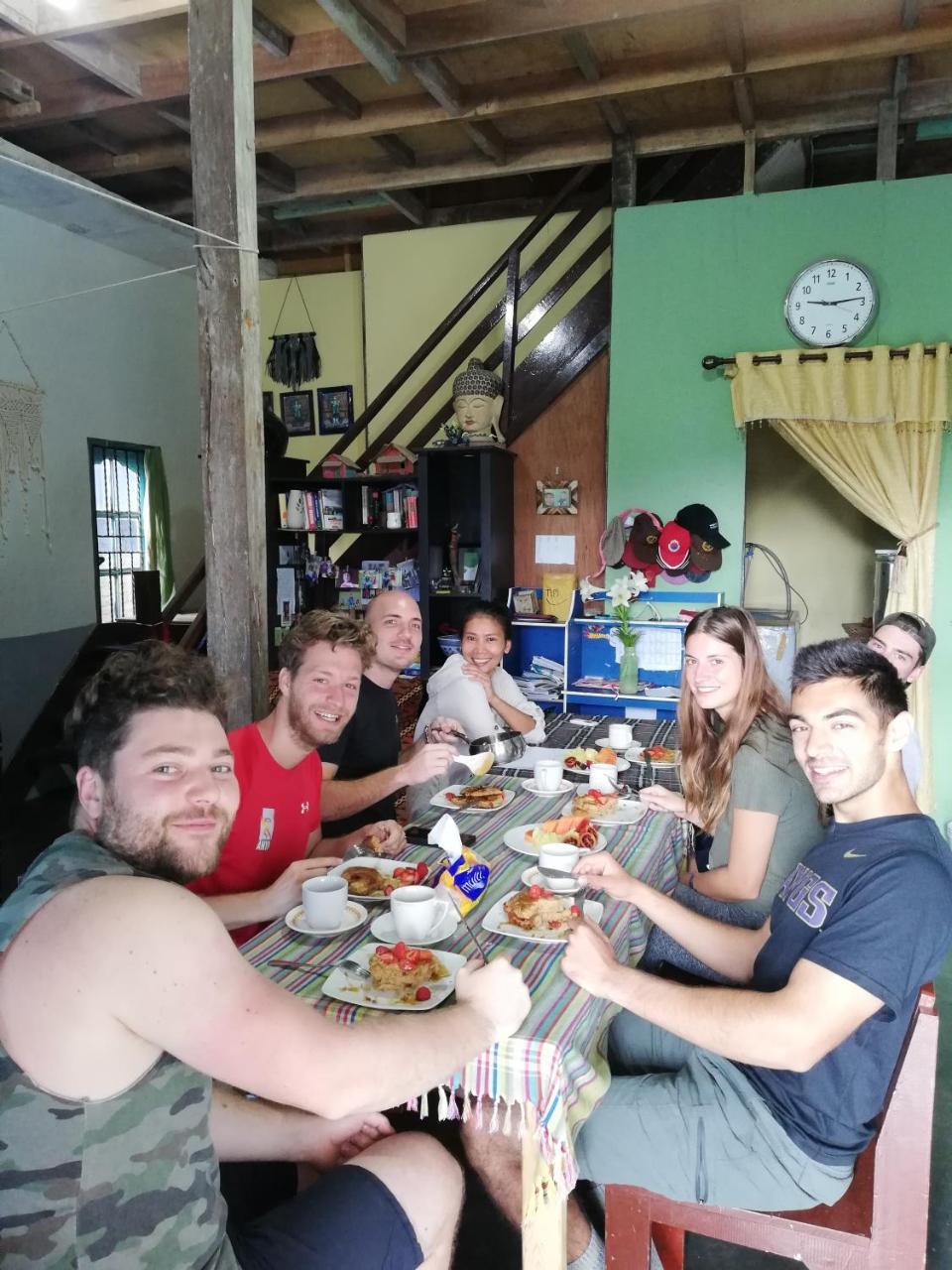 Smiley'S Homestay Берастагі Екстер'єр фото