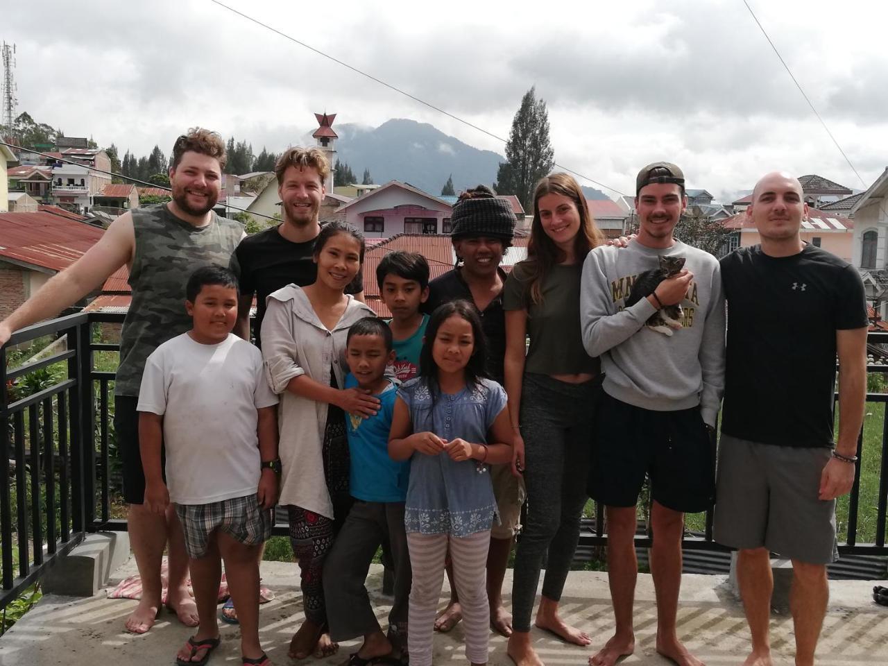 Smiley'S Homestay Берастагі Екстер'єр фото