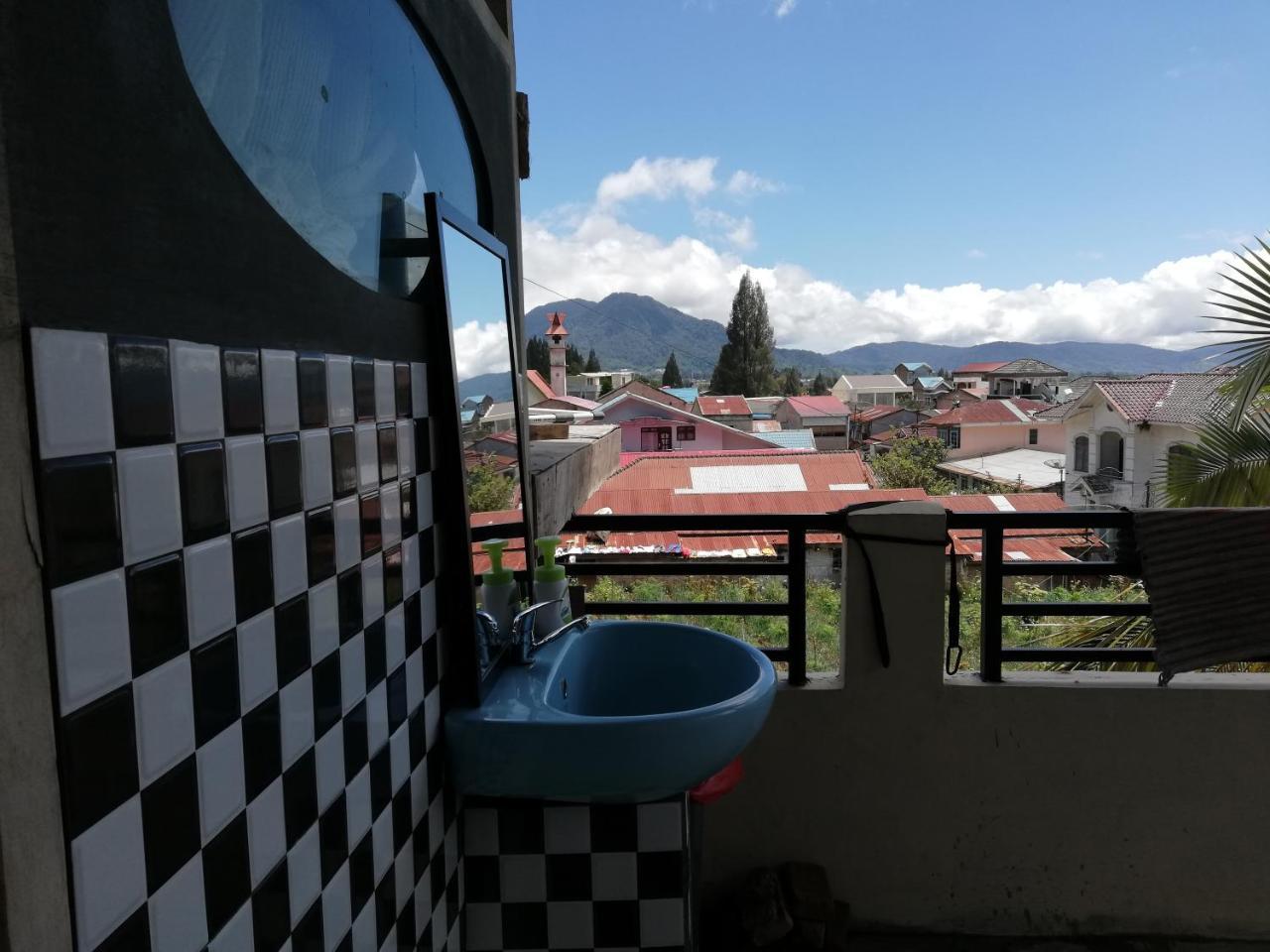 Smiley'S Homestay Берастагі Екстер'єр фото