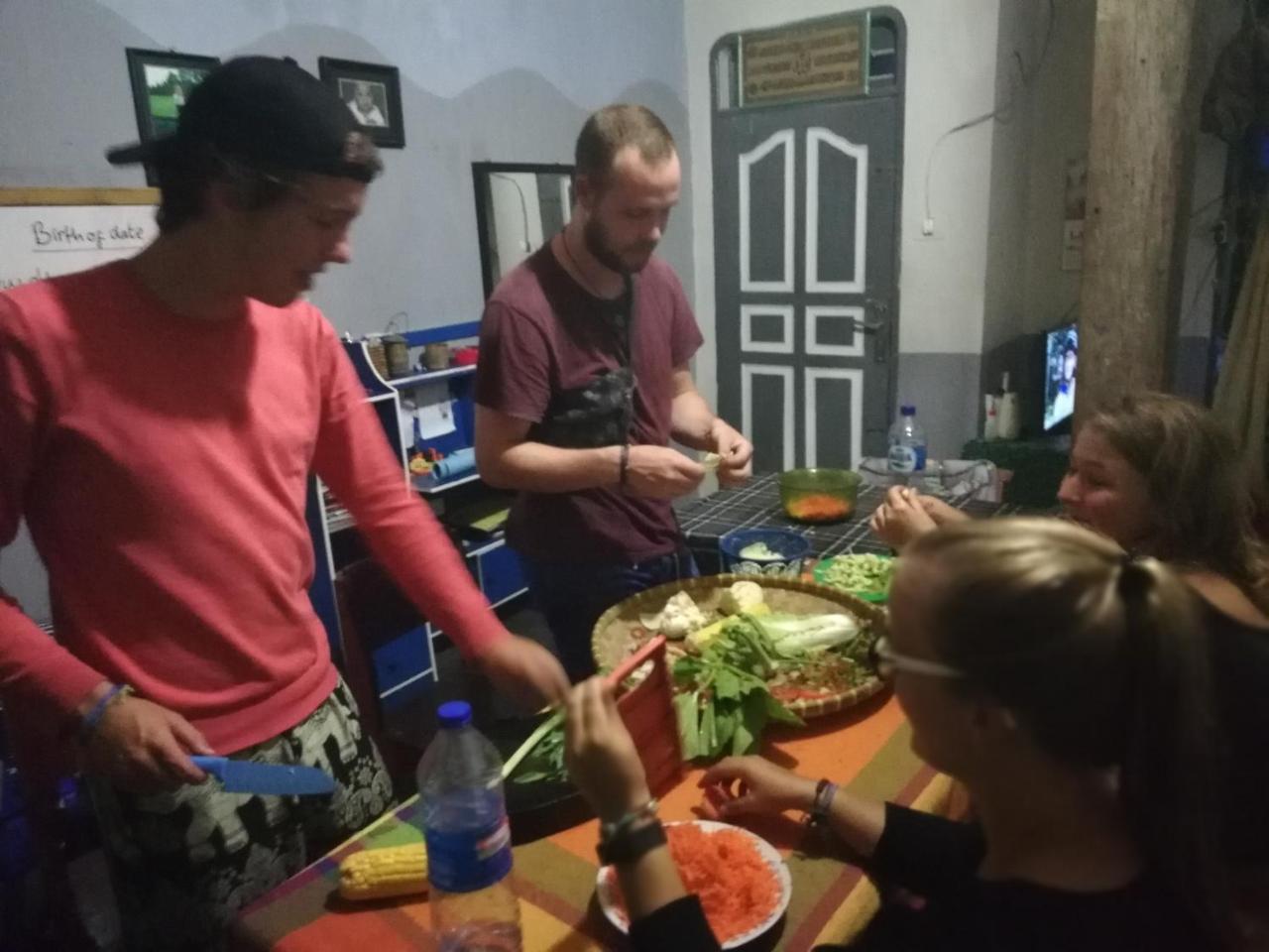 Smiley'S Homestay Берастагі Екстер'єр фото